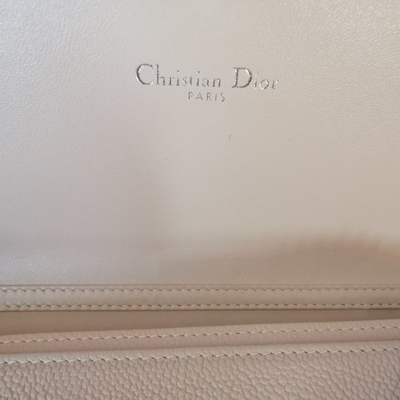 Christian Dior Diorama Wallet on Chain Clutch - Picture 9 of 15